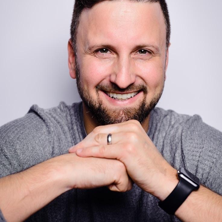 Portrait of Nova Chen, group facilitator and fusion cooking expert